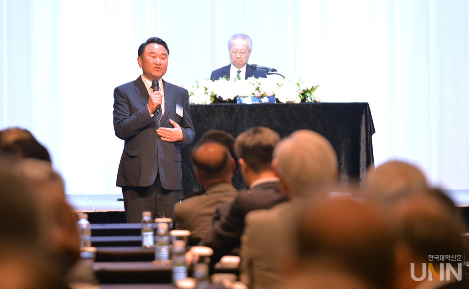 김영도 당선인이 지난달 28일 부산에서 열린 임시총회에서 이순신 리더십을 강조하며 앞으로의 포부를 밝히고 있다. (사진=한명섭 기자)