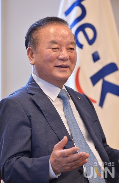 정갑윤 이사장은 “제19대 국회부의장 등 공직 행정 경험을 바탕으로 공제회가 더 많은 성과를 낼 수 있도록 힘쓰겠다”고 말했다. (사진=한명섭 기자)