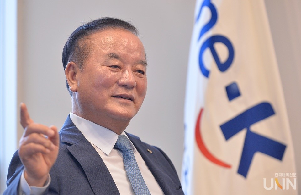 정갑윤 이사장은 ‘이청득심(以聽得心)’의 자세로 공제회의 현안 사업들을 차질 없이 추진하는 한편, 새로운 성장동력을 마련하겠다는 구상을 내비쳤다. (사진=한명섭 기자)