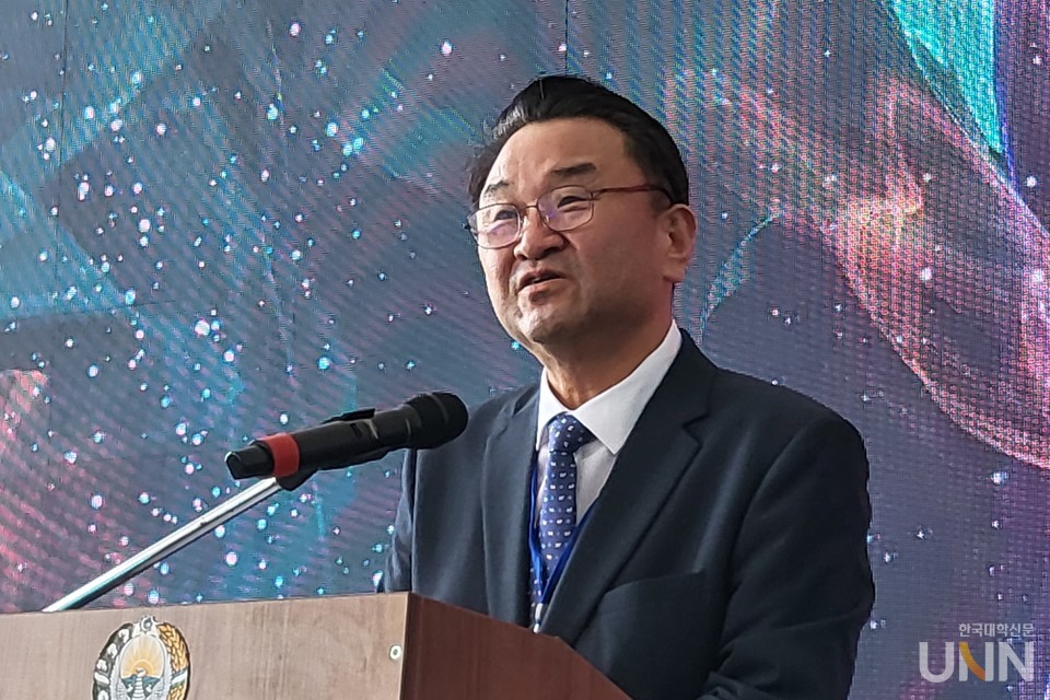 김영도 회장(동의과학대 총장)이 이날 개회사에서 글로벌 경쟁력 강화에 대한 중요성을 강조하고 있다. (사진=주지영 기자)