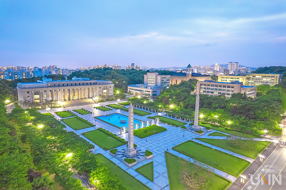 경희대 산학협력단이 서울대 산학협력단과 함께 탄소중립 달성을 위한 국제워크숍을 14일(월)과 15일(화) 양일에 걸쳐 개최한다. 이번 워크숍에서 탄소중립 달성의 핵심인 육상 탄소 흡수원의 역할을 재조명하고, 탄소중립 달성을 위한 전략을 모색한다. 워크숍은 환경부 및 한국환경산업기술원의 지원으로 진행된다.