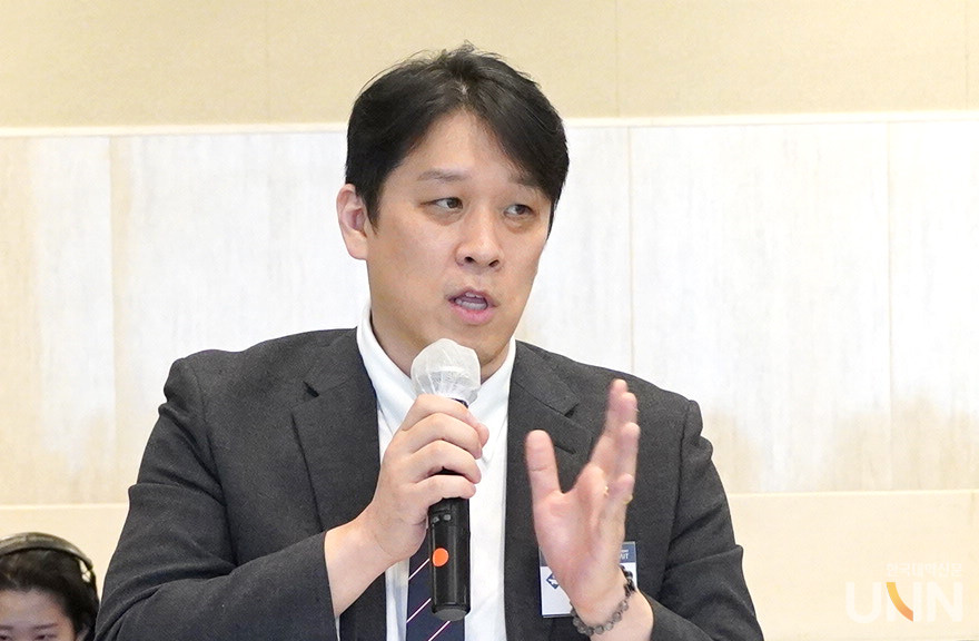 홍준 한국대학신문 대표이사가 인사말을 전하고 있다. (사진=한명섭 기자)