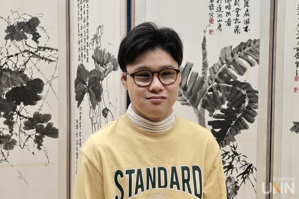 지난 12일 서울예대에서 강재희 씨를 만났다. 올해 서울예대에 입학한 그는 학교 수업과 동아리 활동, 공연 등을 준비하며 바쁜 나날을 보내고 있다. (사진=임연서 기자)