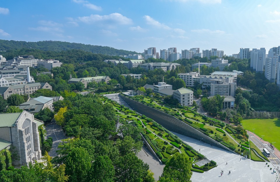 [한국대학신문] [2024 혁신특집/이화여자대학교] ‘지속가능 사회 선도하는 창의·혁신 플랫폼’ 비전 제시…미래형 교육 전환 박차