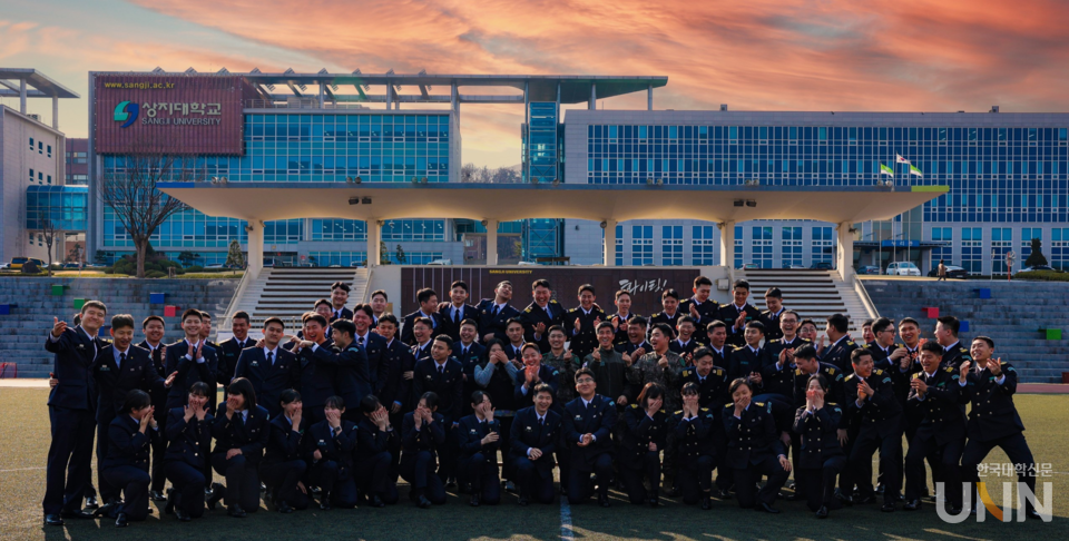 상지대 학군단 단체 기념 촬영.