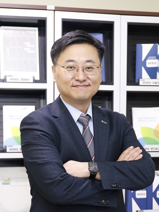 정제영 한국교육학술정보원 원장(이화여대 교육학과 교수)