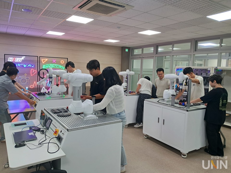 동원과학기술대 항공메카트로닉스 전문기술석사과정 수업 장면. (사진=한국대학신문 DB)