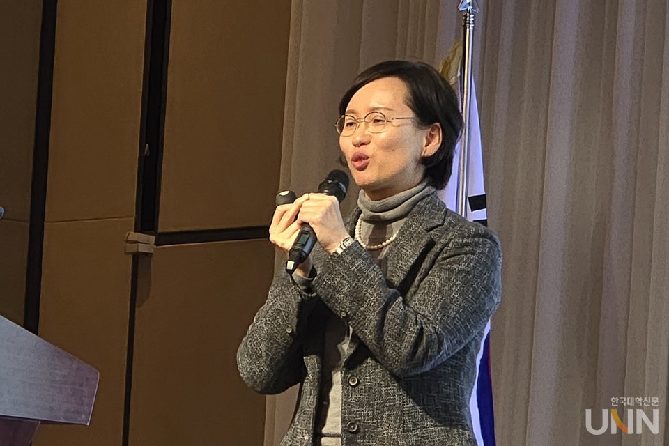 주휘정 한국직업능력연구원 국가진로교육연구센터장이 ‘하이브 성과확산을 통한 지역혁신 역량 강화 방안’ 초청 강연을 진행하고 있다. (사진=임연서 기자)