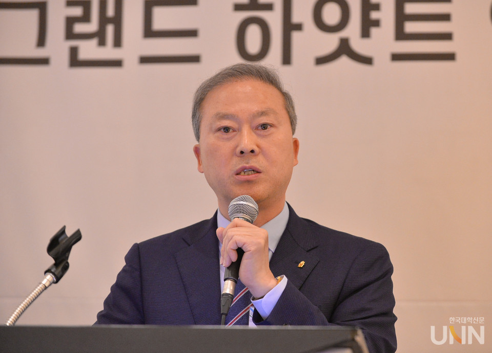 양오봉 전북대 총장이 19일 ‘2024년 하계 대학총장 세미나’에서 발표를 이어가고 있다. (사진=한명섭 기자)