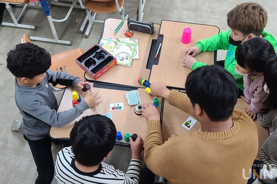 대학과 연계해 운영하고 있는 대학생 보조강사제 모습. (사진=광주시교육청 제공)