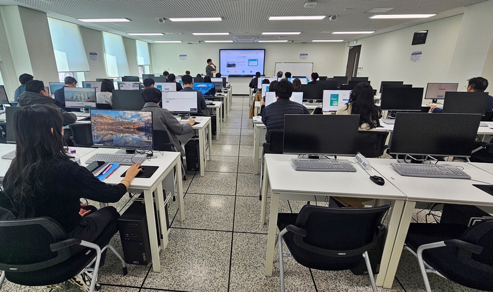 전남라이즈센터는 지난 11일 지역대학 관계자를 대상으로 라이즈 통합관리플랫폼 설명회를 실시했다. (사진=전남도)