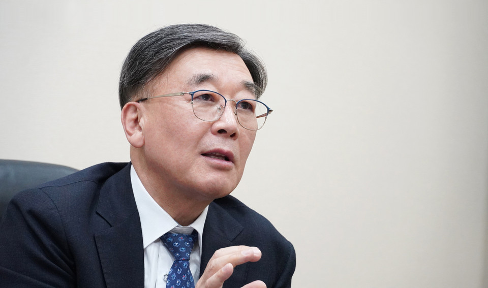 지난 15일 한국대학신문 본사에서 조순계 고등직업해외인재유치협의회(이하 해인협, 조선이공대 총장) 회장 인터뷰가 진행됐다. 조순계 회장은 지난 2월 해인협 정기총회에서 신임회장으로 선출됐다. 조 회장은 이날 인터뷰에서 임기 동안 유학생들이 지역에 안정적으로 정주할 수 있는 환경 조성에 힘쓰겠다고 밝혔다.  (사진=한명섭 기자)