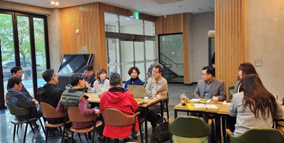 춘천시-한림대-송곡대-상인회 실무회의 장면 (사진=춘천시)