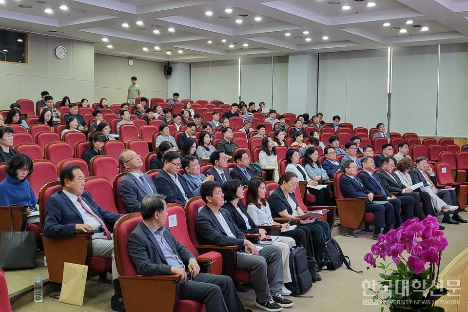 이날 토론회에 참석자들이 주제 발표를 듣고 있다. (사진=주지영 기자)