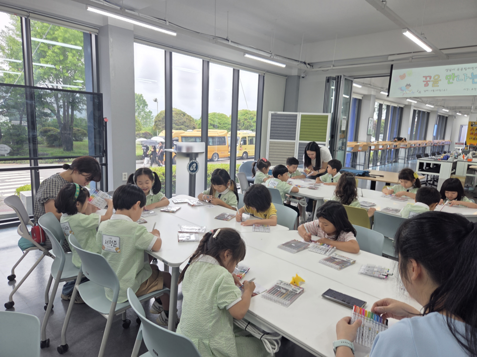 메이커스페이스 체험. (사진=동서울대)