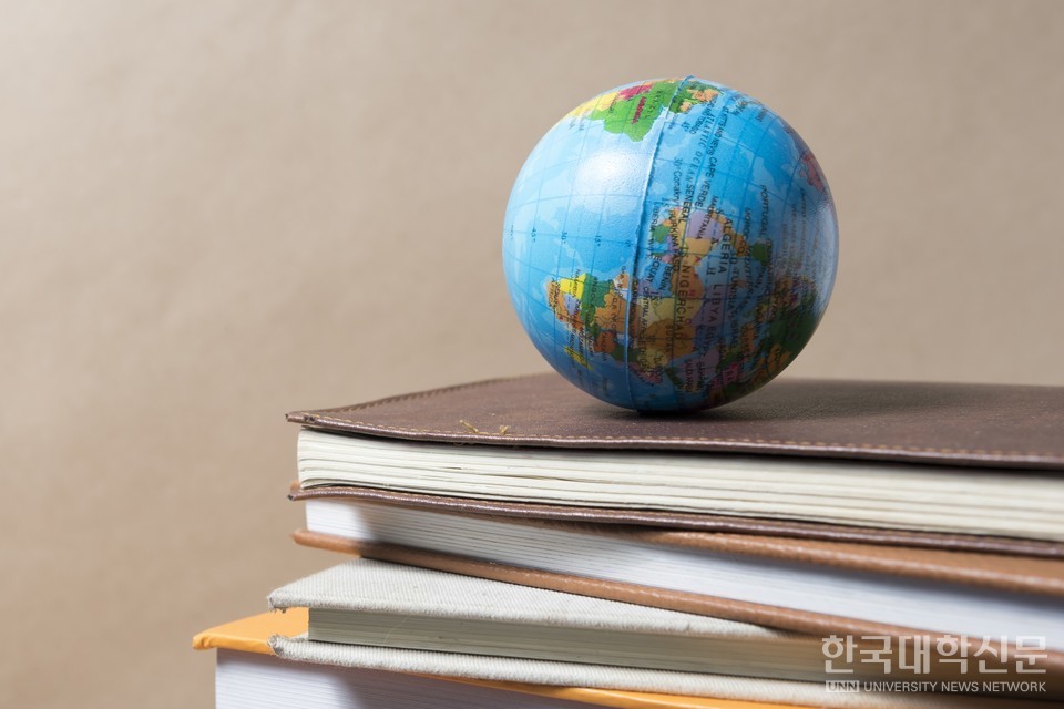 뉴질랜드 현지 언론 보도에 따르면 뉴질랜드 교육부가 유학생들의 근로 시간을 주당 20시간에서 25시간으로 확대했다. (사진= 아이클릭아트)