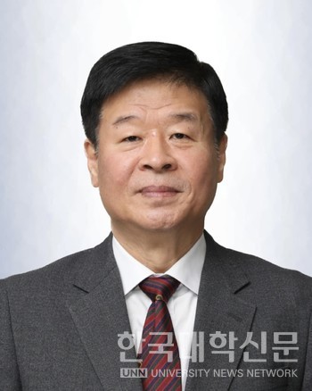정윤 청운대 총장.