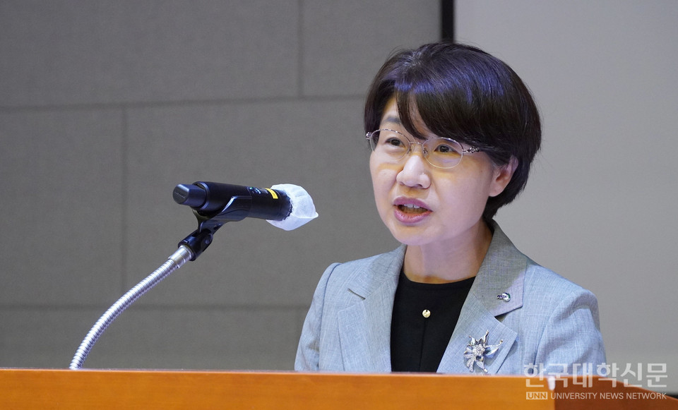  ѱ мﺻ 縦 ϰ ִ. (=Ѹ )