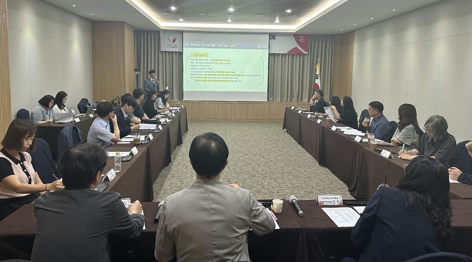 강원도교육청은 지난달 도내 11개 대학과 함께 ‘고교-대학 연계 학점 인정 체제 구축을 위한 공동관리위원회’를 공식 발족했다. (사진=강원도교육청)