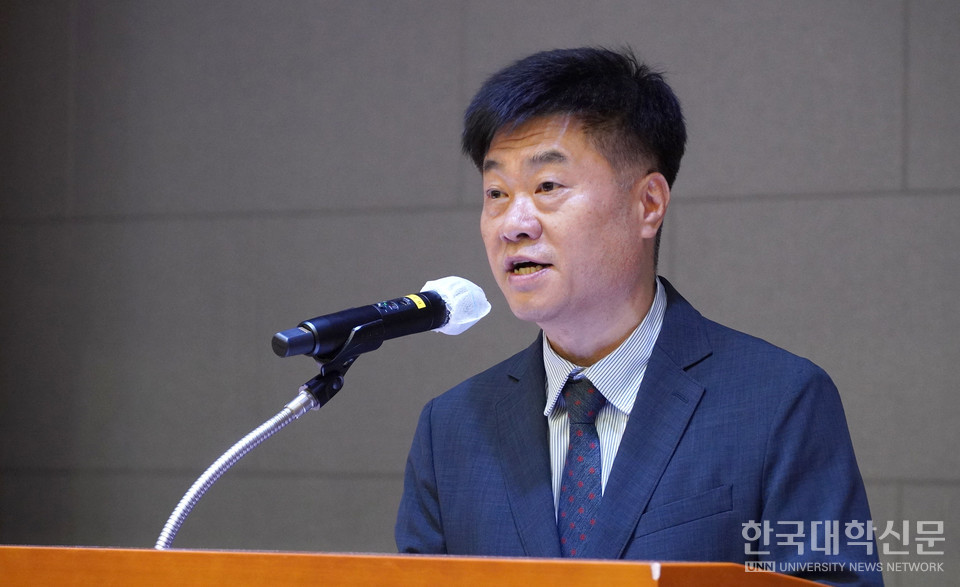 Áö³´Þ 23ÀÏ ´ëÀü°ú±â´ë¿¡¼ ¿¸° 2025³â Àü¹®´ëÇÐ Çõ½ÅÁö¿ø»ç¾÷¹ßÀüÇùÀÇȸ »ç¾÷´ÜÀå ¿öÅ©¼ó¡¤ÃÑȸ¿¡¼ À±¿ì¿µ Àü¹®´ëÇÐÇõ½ÅÁö¿ø»ç¾÷¹ßÀüÇùÀÇȸ ½ÅÀÓȸÀåÀÌ °³È¸»ç¸¦ ÀüÇϰí ÀÖ´Ù. (»çÁø=Çѱ¹´ëÇнŹ® DB)