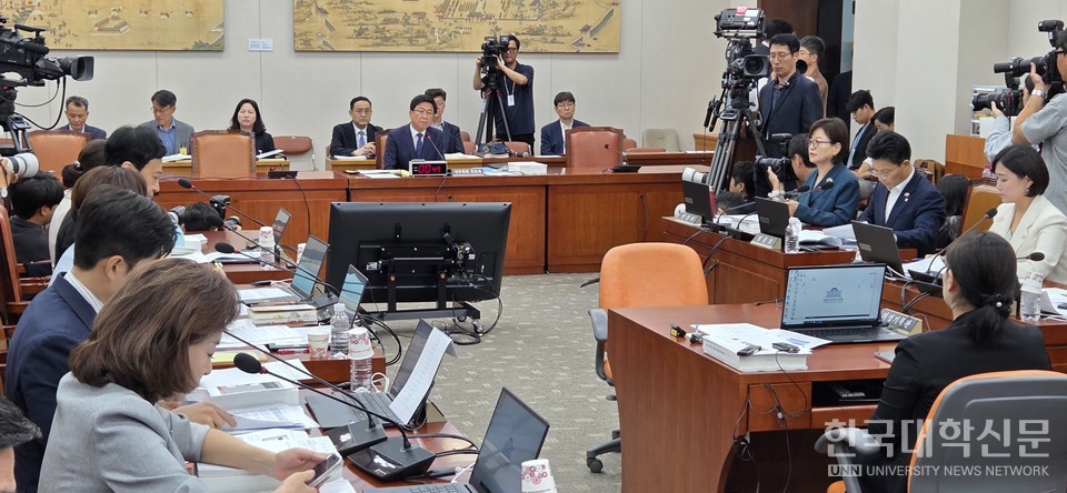 최교진 부총리 겸 교육부 장관 후보자에 대한 국회 인사청문회가 2일 국회 본관에서 개최됐다.  (사진=한명섭 기자)