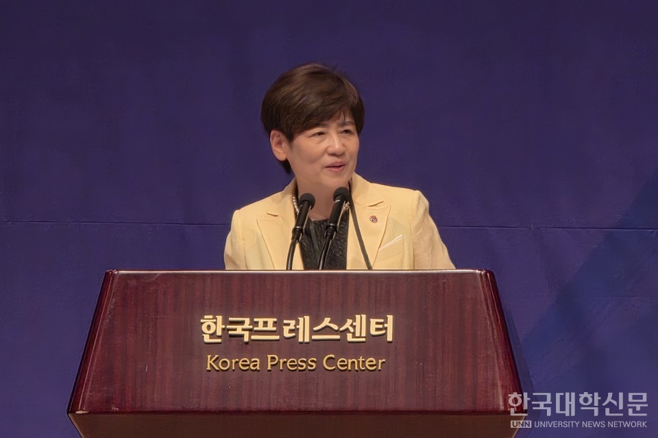 강은희 전국시도교육감협의회장(대구시교육감)이개회사에서 교육 재정 축소에 대한 우려를 표하고 있다. (사진= 주지영 기자)