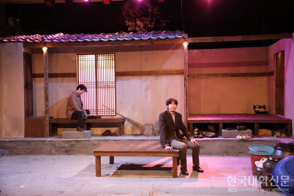 연극영화과  툇마루가 있는 집.jpg (100.0KB)