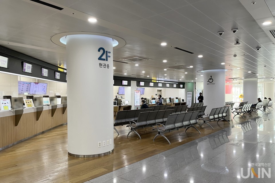 지난달 27일 오전에 찾은 서울 성북구 고려대 안암병원은 한적한 모습이었다. 이날 만난 환자 김 모(45) 씨는 생각보다 환자가 적다고 말했다. (사진=강성진 기자)