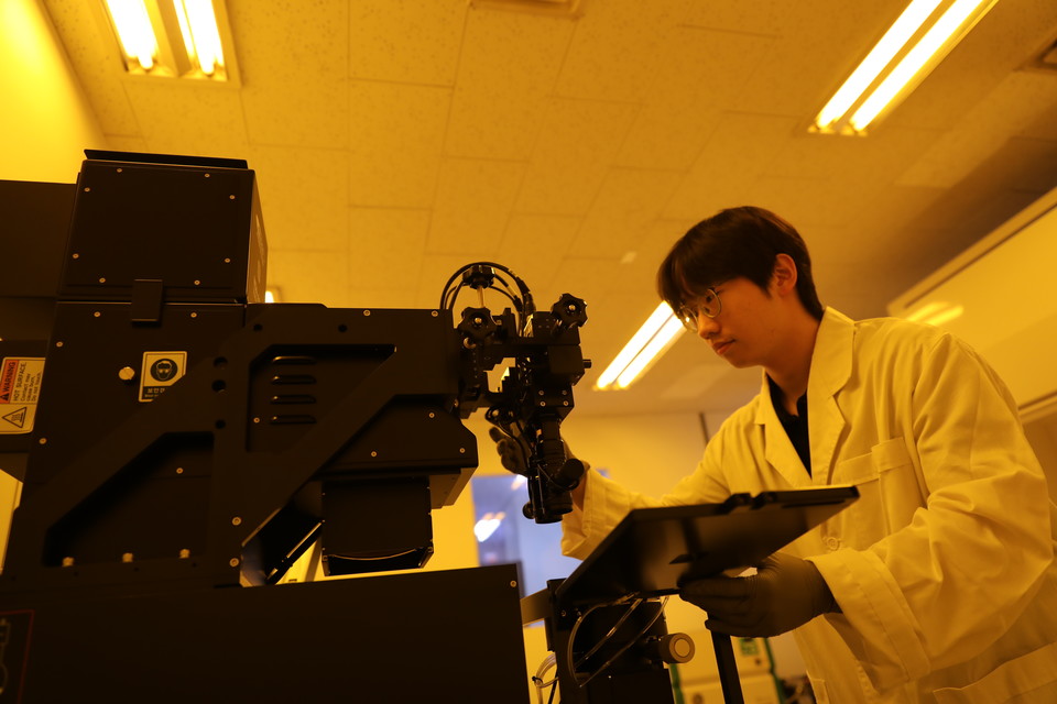 한 수도권 대학의 차세대반도체 첨단학과 실습 모습. (사진=한국대학신문 DB)