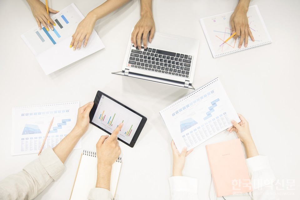 (사진=아이클릭 아트)