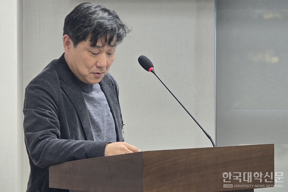 김진영 건국대 경제학과 교수(한국노동경제학회장)가 6일 국회에서 열린 ‘지역균형발전과 공공적 대학체제 구축 방향’ 정책토론회에서 발표하고 있다. (사진=임연서 기자)