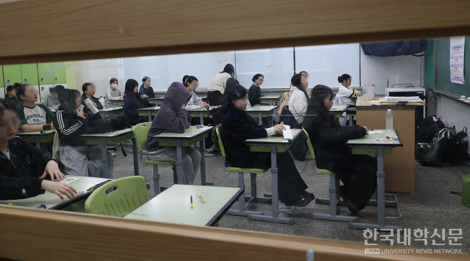 13일 서울 광진구 광남고 고사장에서 2026학년도 대학수학능력시험을 치르는 수험생들의 모습. (사진=사진공동취재단)