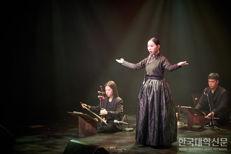 14일, 1번째 순서인 ‘담음’의 [심청전: 심청을 듣다] 공연